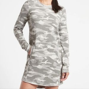 Athleta Camo Luxe Balance Sweatshirt Athleisure Travel Dress Small